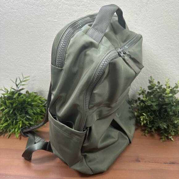 Lululemon Everyday Backpack 2.0 23L main image 6